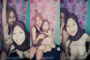 Jilbab Kakak Adik Mandi Bareng Pamer Susu Mulus